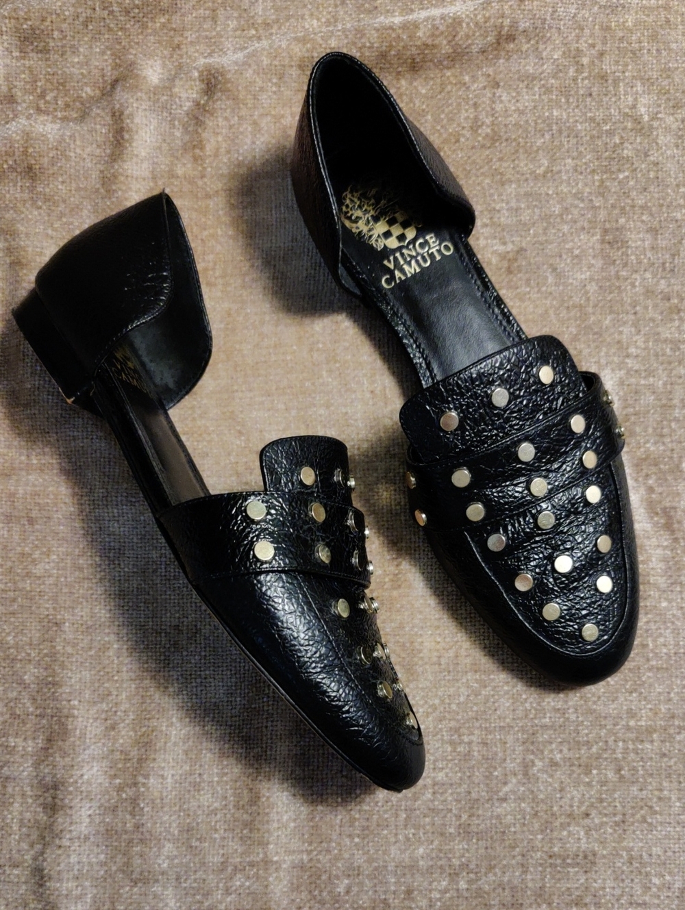 Vince Camuto studded Wenerly flats In size 6.5 / 37